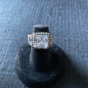 Park Lane Versailles Ring